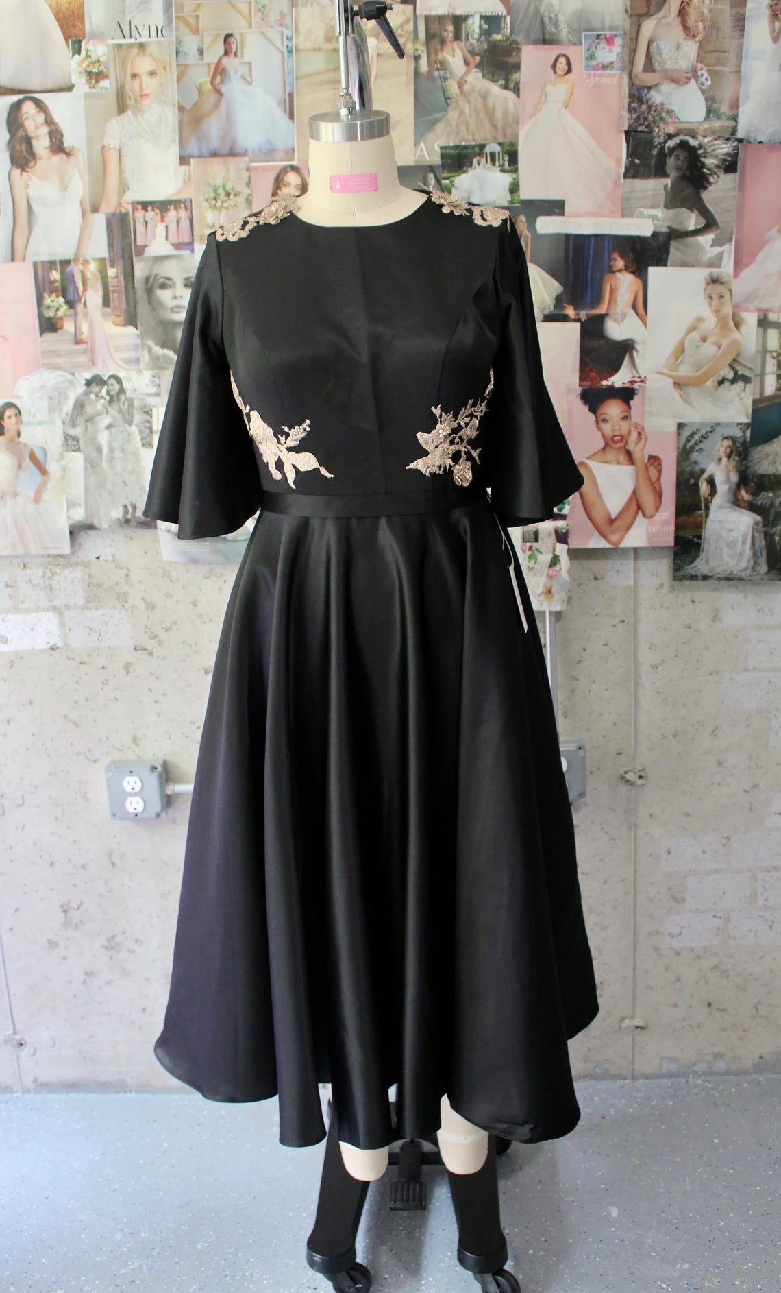 Round-Neck Party Dress -Black and Gold Satin A-Line Mother of the Bride/Groom Gown Cocktail Dresses